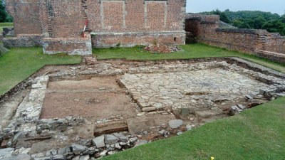 A view of trench 5 in 2017, showing uncovered flagstone flooring and the outlines of the walls