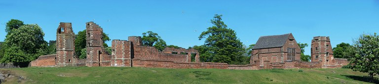 A panorama of the ruins of Bradgate House