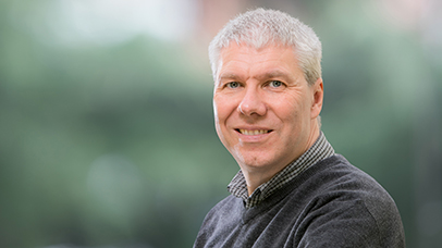 Photograph portrait of Professor Andy Abbott.