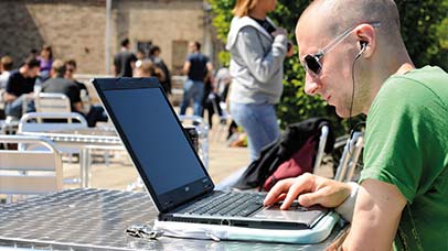 dl student using laptop