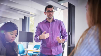 Psychology lecturer teaching students