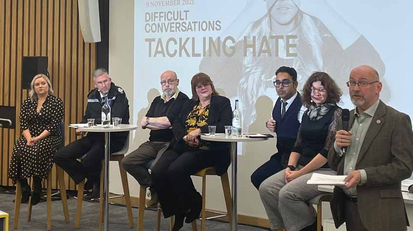 Gary Dixon, Pro-Chancellor and Chair of the University’s Council welcomes audience members and introduces the panel