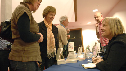 Sue Townsend signing books in 2008