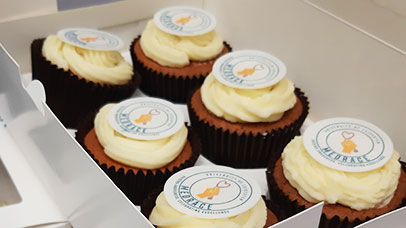 Cupcakes with Medrace logo