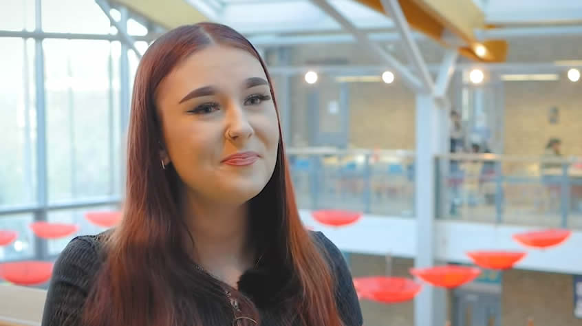 A female journalism student