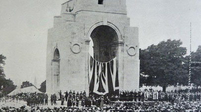 crowds of people at the leicester first world war memorial