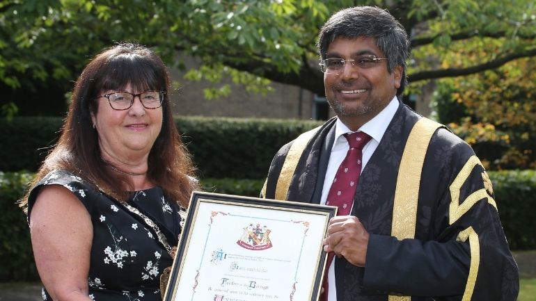 Mayor of Oadby & Wigston, Councillor Lily Kaufman, with University of Leicester President and Vice-Chancellor, Professor Nishan Canagarajah.