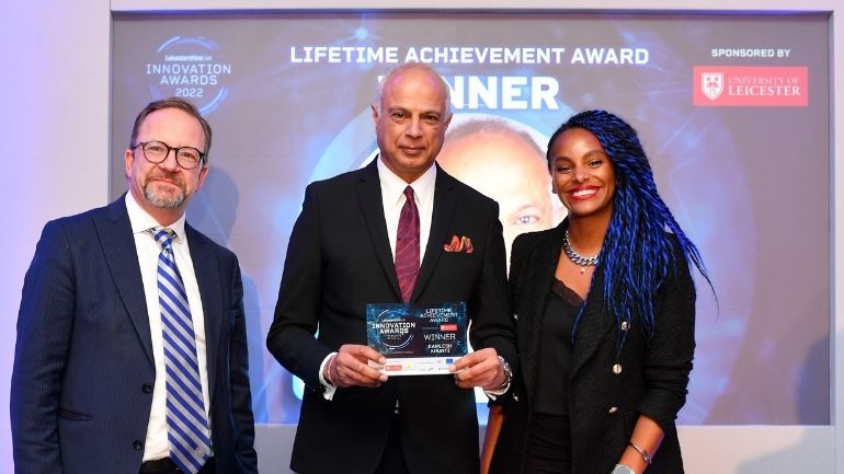 Professor Kamlesh Khunti CBE receives his Lifetime Achievement Awards at the LeicestershireLive Innovation Awards 2022.