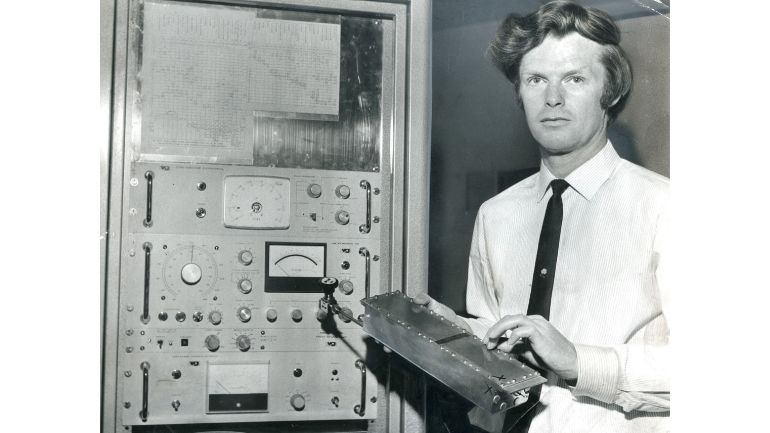 Professor Ken Pounds in his lab at the University of Leicester in 1971.