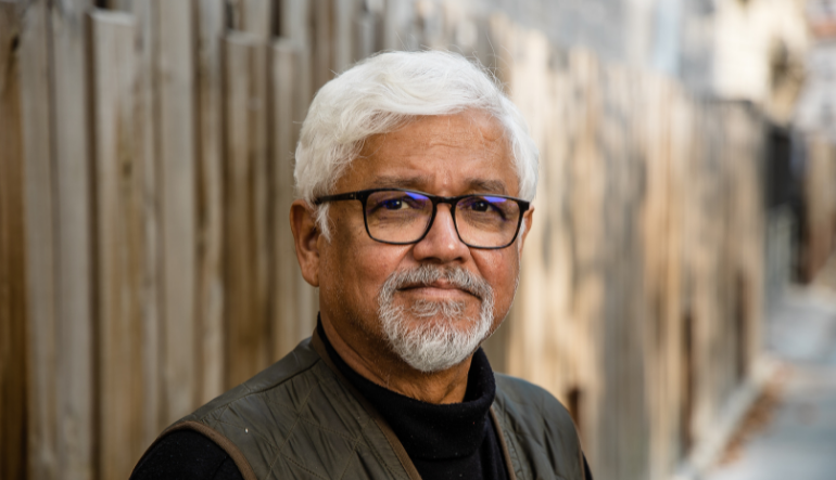 Dr Amitav Ghosh
