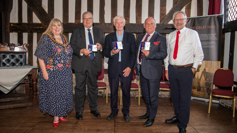 Leics Award 770