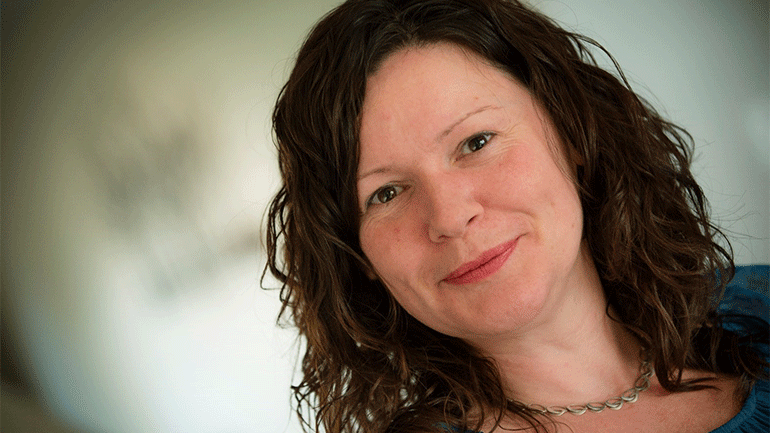 Dr Claire Robinson