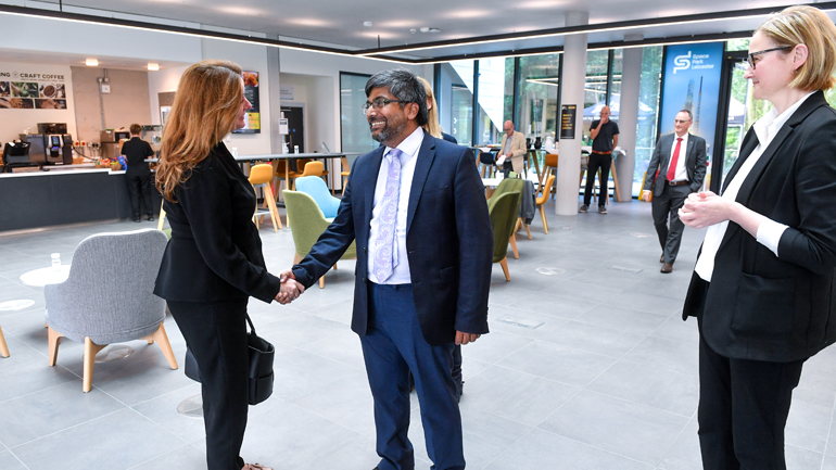 Professor Nishan Canagarajah, President & Vice-Chancellor of the University of Leicester, welcomes Education Secretary Gillian Keegan.