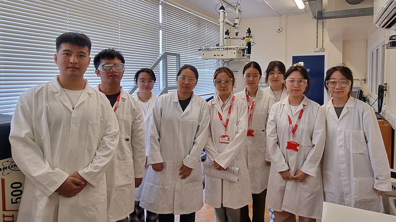 Students from the Dalian Leicester Institute in the University of Leicester Department of Chemistry.