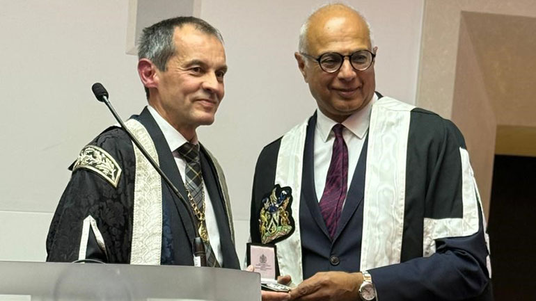 Professor Kamlesh Khunti (right) receives the James Mackenzie Lecture Award 2024