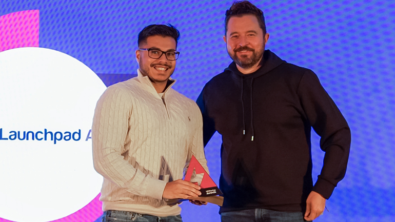 Anuj Ashar receives his Digital Startup of the Year award