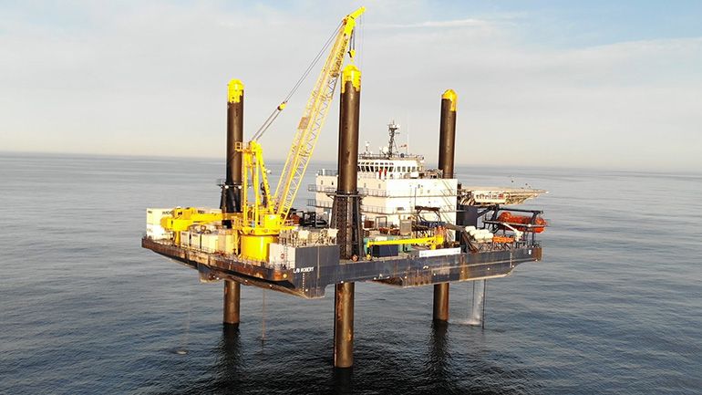 The Liftboat Robert. Photo: Everest@ECORD_IODP3_NSF