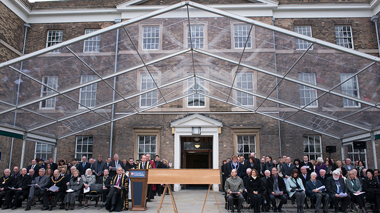 Key figures at the University and partner organisations address the public at the departure of Richard III's coffin.