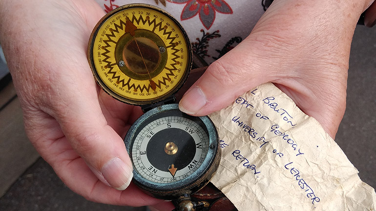 David's compass with its accompanying note.