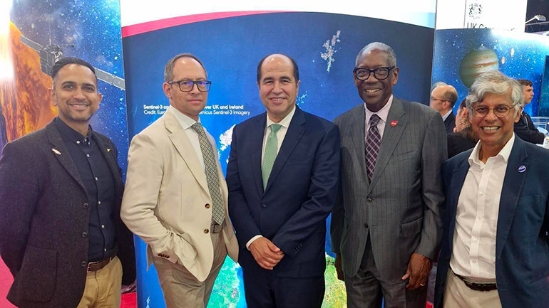 L-R: Vinay Patel (Head of Commercial & Innovation, Space Park Leicester); Professor Richard Ambrosi (University of Leicester); Elsayed Talaat (CEO USRA), General Les Lyles (Chair of USRA Board of Trustees); Professor John Remedios (Executive Director, National Centre for Earth Observation).