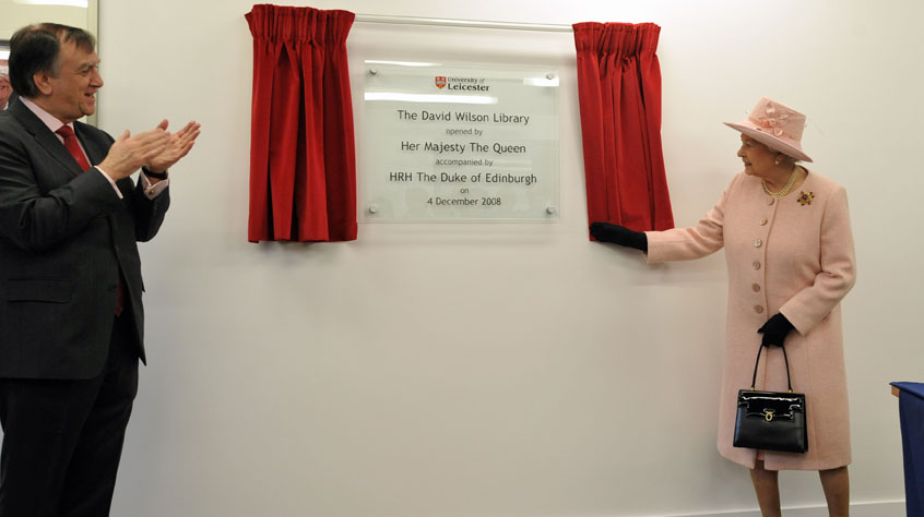 Her Majesty The Queen unveiling a plaque