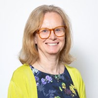 Melanie Davis headshot