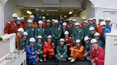 Team on expedition 343