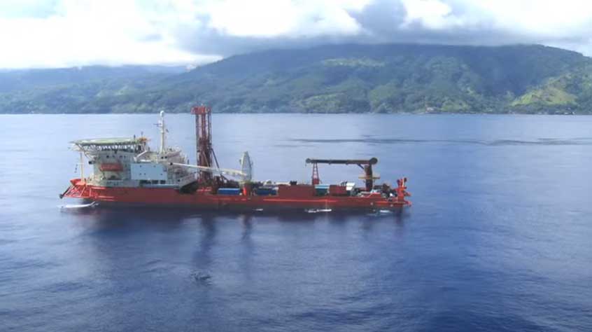 Rig in Tahiti