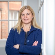 Sarah Davies headshot