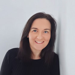 Amanda Berlan headshot