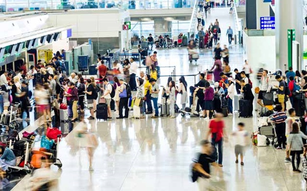 Crowds in an airport