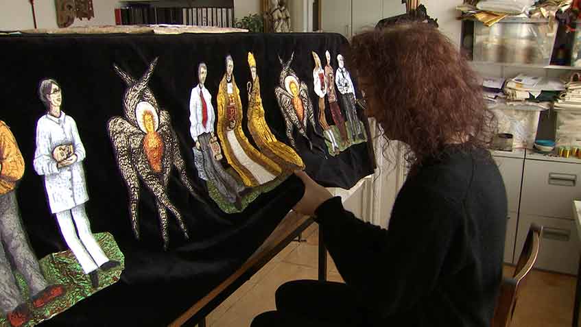 Embroidery on the cover for King Richard III's coffin