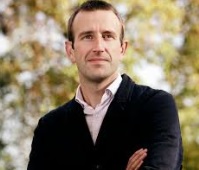 Writer Robert MacFarlane to speak at event