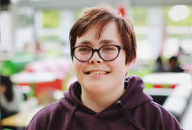 portrait of Courtney, Study Abroad blogger in USA